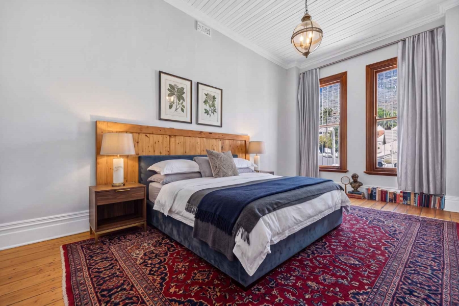 7 Bedroom Property for Sale in Oranjezicht Western Cape